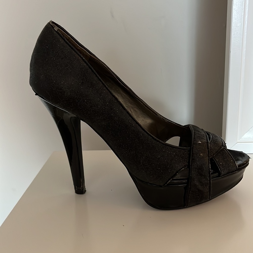 ❌SOLD❌ G by guess  heels size 6